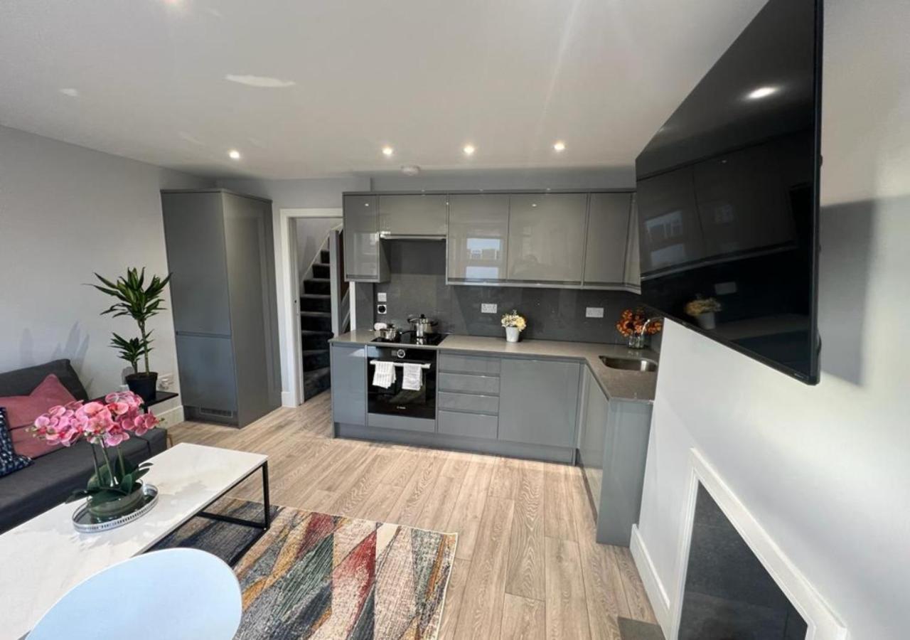 Aisiki Apartments At Stanhope Road, North Finchley, Airconditioned Multiple 2 Or 3-Bedroom, Pet-Friendly Duplex Flats, King Or Twin Beds, Airconditioned & Free Wi-Fi Εξωτερικό φωτογραφία