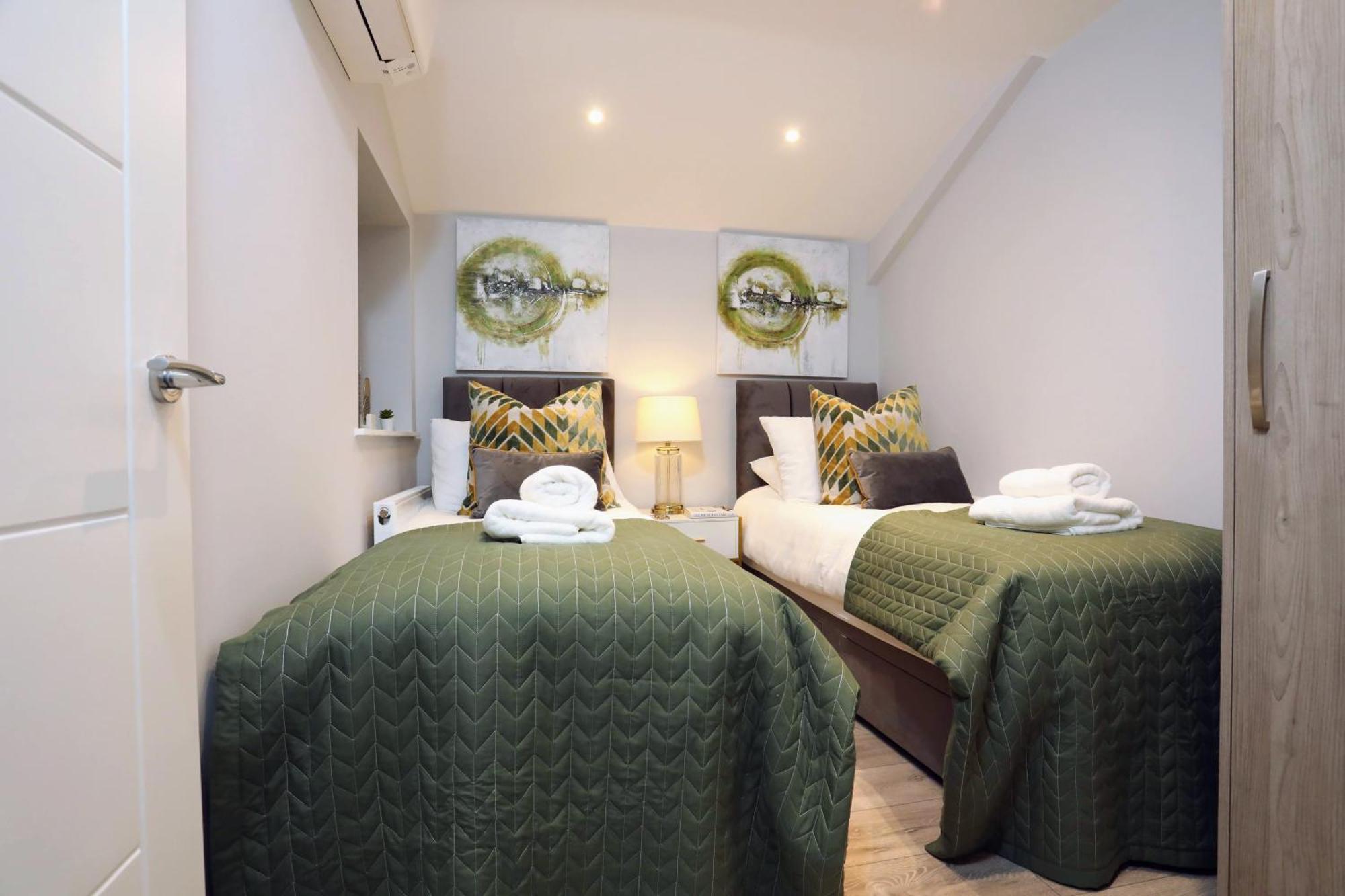 Aisiki Apartments At Stanhope Road, North Finchley, Airconditioned Multiple 2 Or 3-Bedroom, Pet-Friendly Duplex Flats, King Or Twin Beds, Airconditioned & Free Wi-Fi Εξωτερικό φωτογραφία